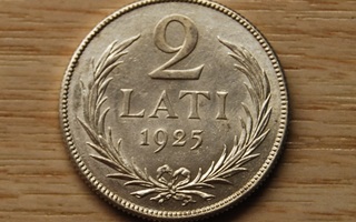Latvia ,2 Lati 1925 Hopeaa