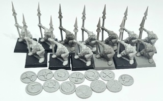 Warhammer Fantasy - 13kpl Goblin Spearmen figuuria [F5]