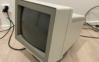 IBM 8518 14” putkinäyttö