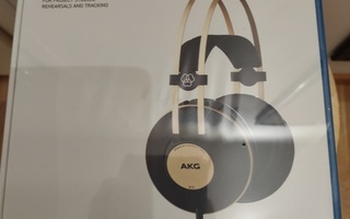 AKG K-92 kuulokkeet, uudet.