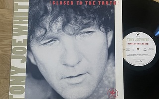 Tony Joe White – Closer To The Truth (LP + kuvapussi)_37F
