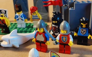 Lego castle / pirates osia