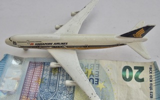VANHA Lentokone Boeing 747 Singapore Airlines Metallia Saksa