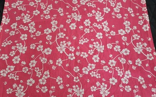 Pinkki valkoiset verhot 150x150cm x 2 kpl, käytetty myynnissä  VAASA