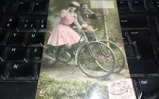 Romanttinen Pari Polkupyörä v.1907 PK90