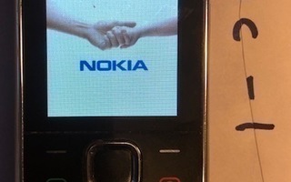 Nokia näppäinpuhelimet (2 kpl)