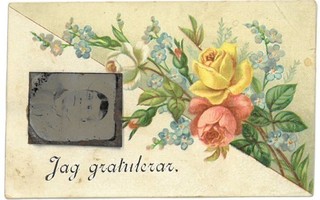 Ruusuja ja pieni valokuva pikkukortti