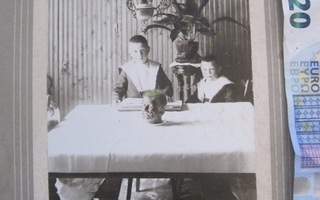 VANHA Valokuva Lapset ERIKOINEN Kukkaruukku 1900-l