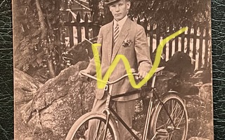 Valokuva mies ja polkupyörä