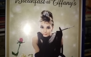 BLU-RAY :  AAMIAINEN TIFFANYLLA ( SIS POSTIKULU)