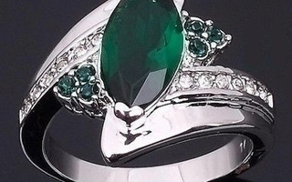 60 .. 10k Valkokulta Green Emerald  Kaunis .. Sormus