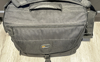 Lowepro Nova 200AW