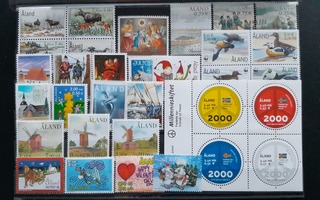 ÅLAND / AHVENANMAA postimerkkejä MARKKA/EURO **/* 32 kpl