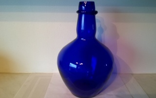 Sirkku Kumela-Lehtonen sininen rengaskaula pullo