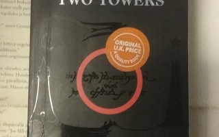 J.R.R. Tolkien - The Two Towers (paperback)