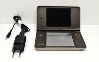 Nintendo DSi XL konsoli