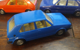 Nyrhinen Ståhlberg muoviauto VW Golf sininen, hieno kunto