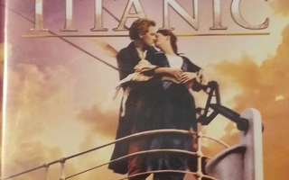 Titanic (blu-ray + DVD) 4 Discs -Blu-Ray