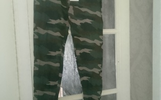 #290. Camo legginsit M