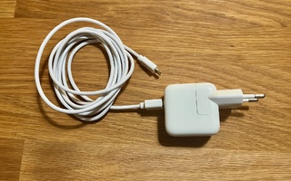 Alkuperäinen Apple A1401 Laturi MD836ZM/A 12W