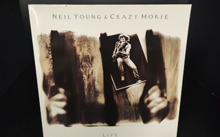 Neil Young & Crazy Horse – Life  LP