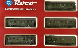 Roco 04062 S, Myös Märklin radalle matkustajavaunut