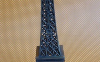 Pariisi Ranska ja eiffeltorni  25cm metallia kaunis