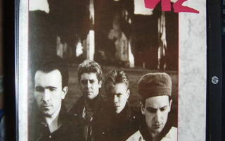 U2 TOUR BOOK 1985 ( No Author Given ) sis. postikulut