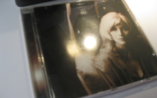 EMMYLOU HARRIS: Red Dirt Girl, CD