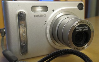 Casio digikamera + tarvikkeet