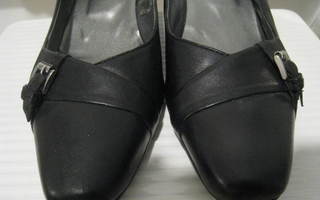Avokkaat kengät 38 Aventura musta nahka  korko 4 cm