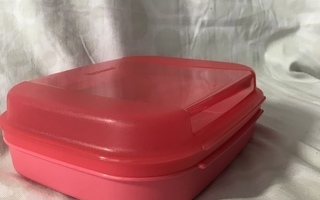 Tupperware EVÄSRASIA pinkkinä