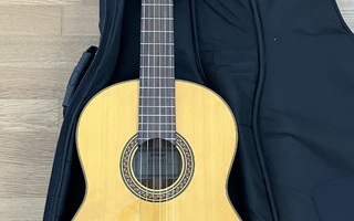 Klassinen kitara Yamaha CG 151S