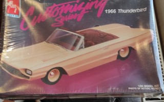 Pienoismalli 1/25.AMT/ERTL. 1966 Ford Thunderbird no: 6833