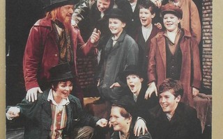 Pori, Porin teatteri, musikaali Oliver, yht.kuva, p. 1996