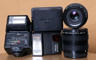 == SET of Pentax 645 equipment