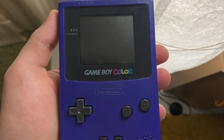 Gameboy color violetti