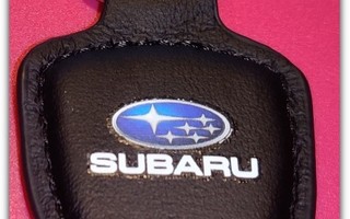 Pieni nahkainen Subaru avaimenperä