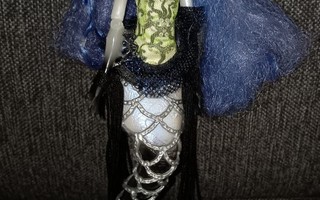 Monster High nukke Sirena Von Boo