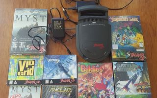 Atari Jaguar CD -laite + 8 CD -peliä