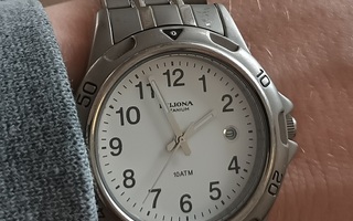 Hyväkuntoinen miesten Leijona titanium kello