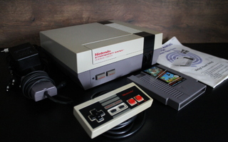 NES 8-bit konsolipaketti (PAL-B/SCN) *Huollettu*