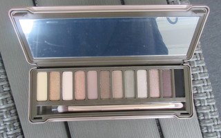 Urban Decay "Naked 2" luomiväripaletti