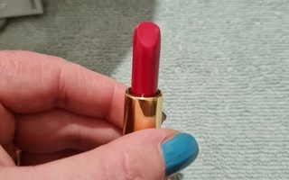 YSL huulipuna Rouge Pur Couture
