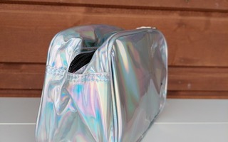 hologrammi meikkilaukku