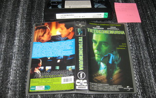 Tietokonemurha-VHS (Twilight Man, Finnkino, Craig R. Baxley)