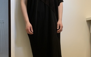 Malou Sander musta mekko XL