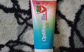 ~Oriflame Kids Gentle -mansikanmakuinen hammastahna~