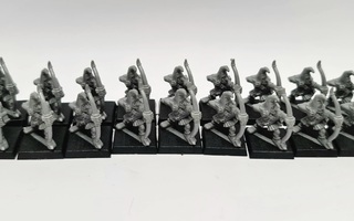 Warhammer Fantasy - 18kpl Night Goblin Archers [F22]