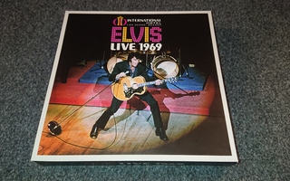 Elvis live 1969 11 CD-levyn boxi
